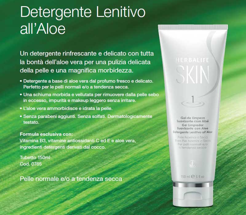 Herbalife Detergente Lenitivo all'Aloe è sapientemente realizzato con Aloe vera per una pulizia delicata del viso. Questo detergente ultra setoso contiene una miscela sulla pelle con ingredienti detergenti derivati dal cocco, vitamina B3 e vitamine C ed E. Il detersivo lenitivo all'aloe non contiene parabeni o solfati aggiunti e può essere usato quotidianamente.