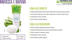 Docciaschiuma herbalife Un delicato bagnoschiuma fatto con estratti di Aloe Vera Contiene sostanze idratanti dalla tripla azione emolliente che detergono ed idratano in profondità la tua pelle per darti morbidezza senza alterarne il suo ph naturale