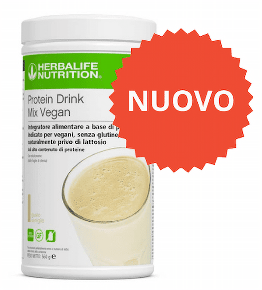 herbalife protein drink mix vegan Protein Drink Mix Vegan è 100 % vegano, ricco di proteine, senza glutine, senza zuccheri, senza lattosio e ultra cremoso. Gustalo da solo come snack ricco di proteine: ogni porzione da due misurini contiene 15 grammi di proteine di qualità e 22 vitamine e minerali chiave. Oppure aggiungilo al tuo frullato Formula 1 preferito per un apporto proteico extra.