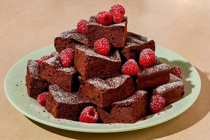 Miscela proteica per dolci Herbalife Dai biscotti ai muffin, dai pancake ai waffle, la miscela proteica per dolci offre infinite possibilità. Protein Bake Mix ti consente di assaporare i sapori che ho curato in base alle esigenze del tuo corpo. Combina la gioia di cucinare con i benefici delle proteine ​​e trasforma ogni boccone in un passo verso il raggiungimento dei tuoi obiettivi proteici giornalieri.